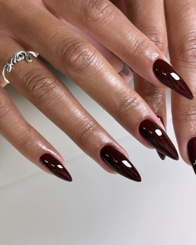 Black reddish Nails