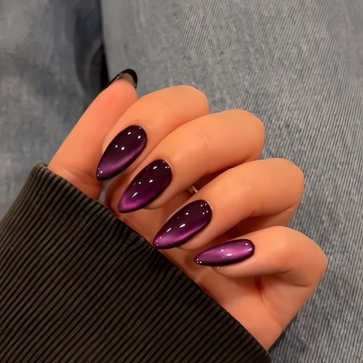 Matte Cat Eye Nails