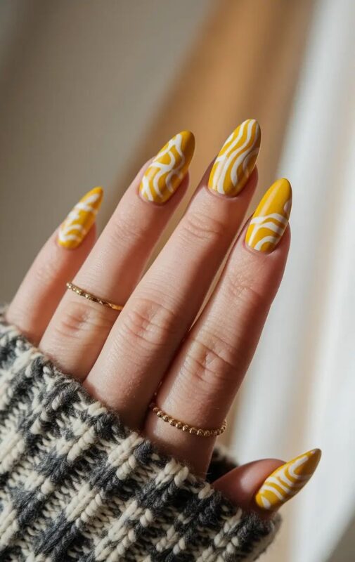 Swirl Nails