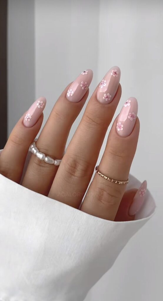 Cute floral nails 
