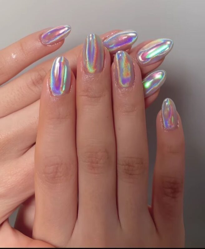 Holographic and Iridescent Nail Polish Trends