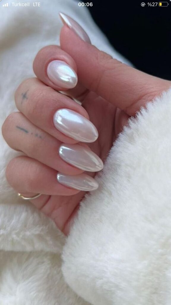 Soft Shimmer Overlay