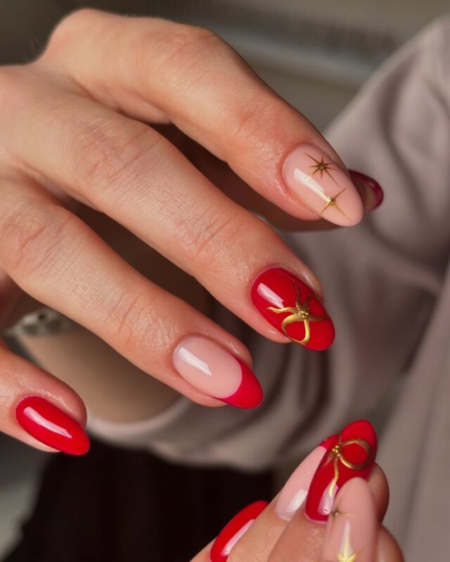 Gift-Wrap Bows with Gold Accents nails