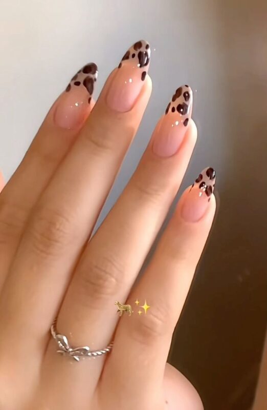 Minimal Micro Cheetah nails