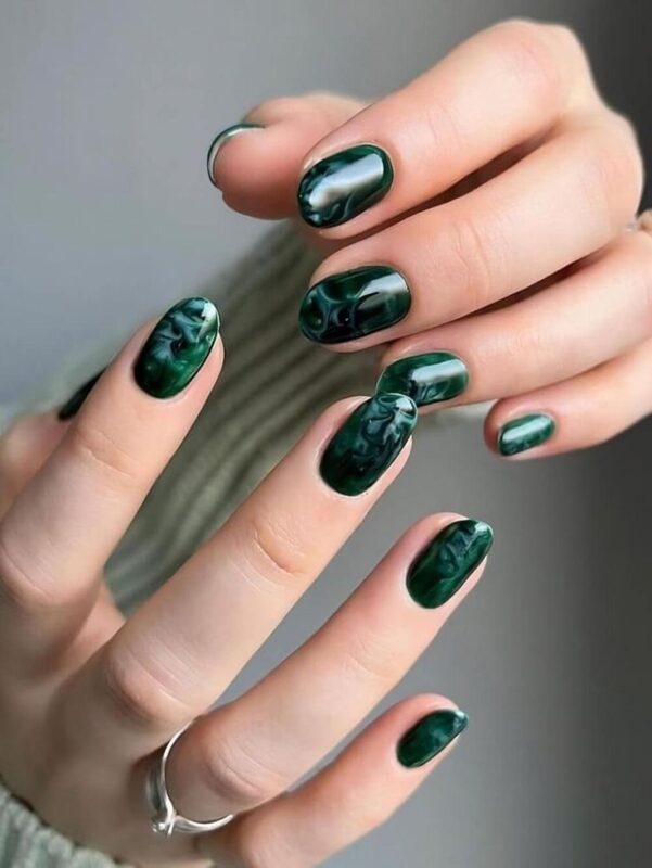 Emerald Manicure
