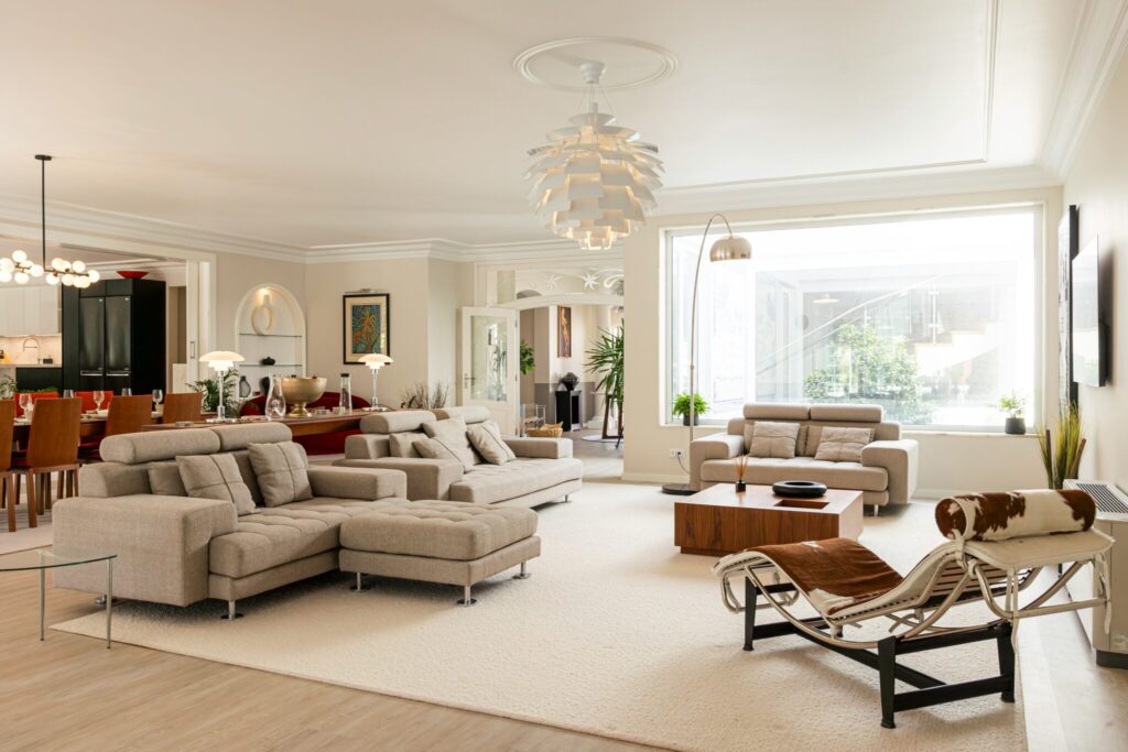 Creamy Off-White Walls 