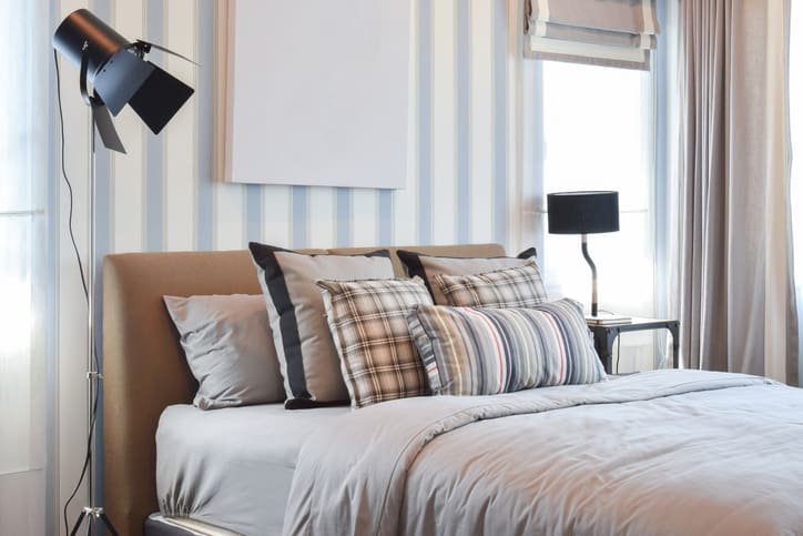 Add Striped Wallpaper