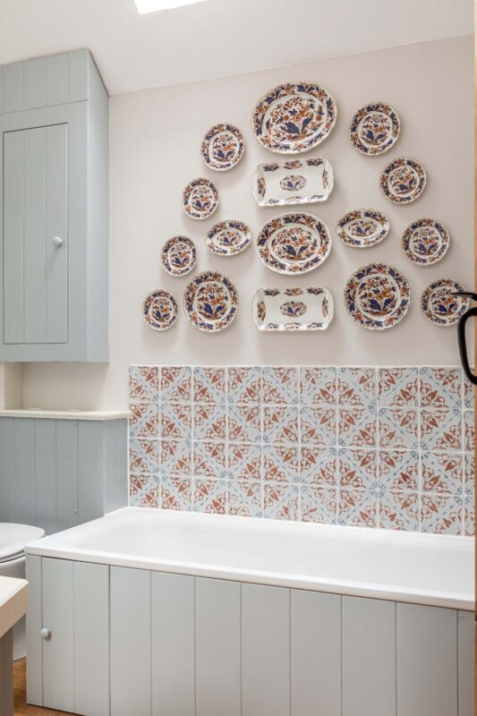 Match Your Bathroom Decorations