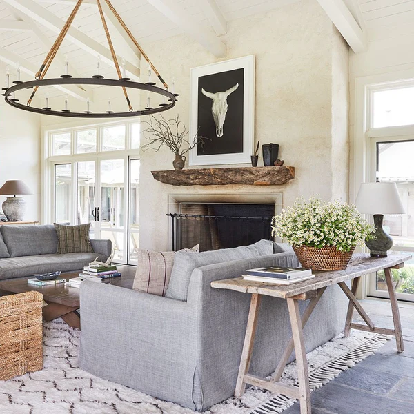 Natural Materials and Earthy Tones