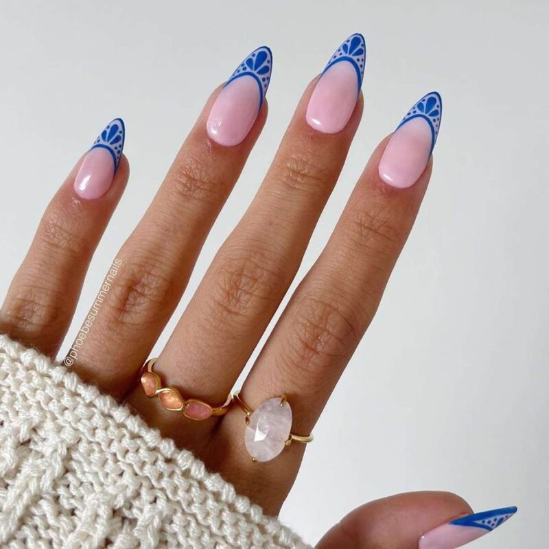 Minimalist Nail Art