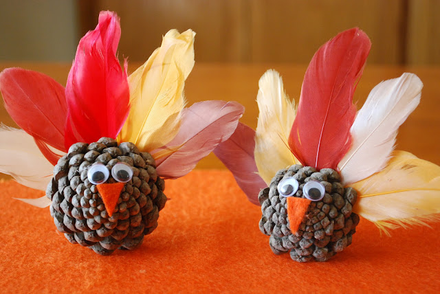 pinecone turkey craft for thankgiving