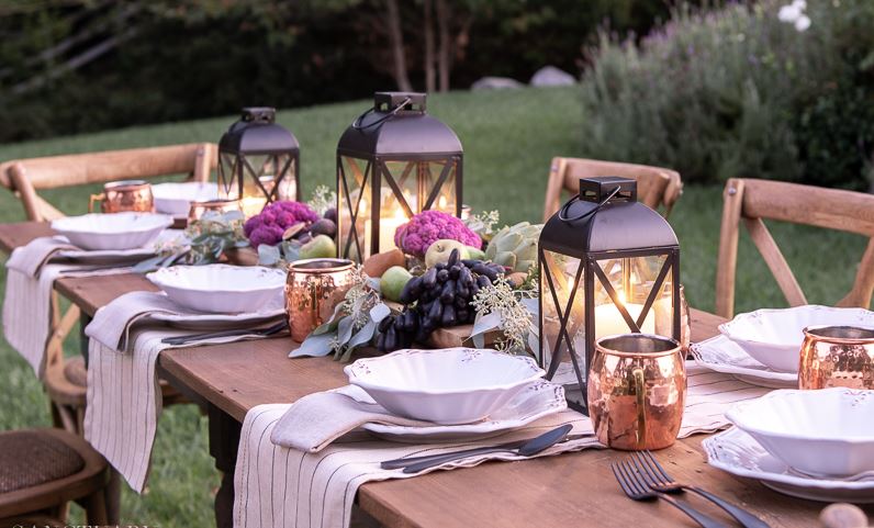 Thanksgiving dinner table setting