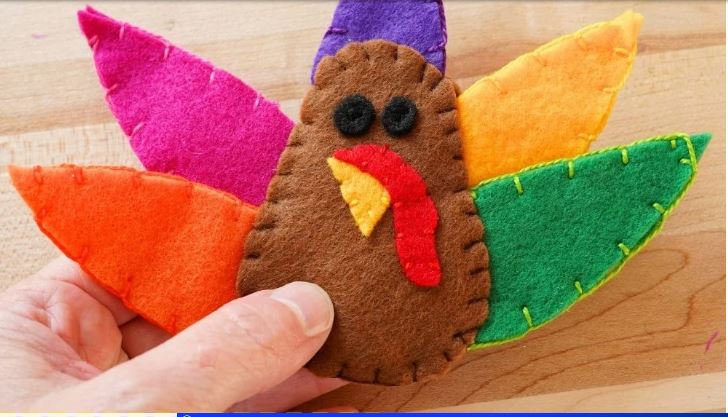 Thanksgiving crafts made by school kids